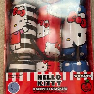Hello Kitty Red and Black Surprise Crackers